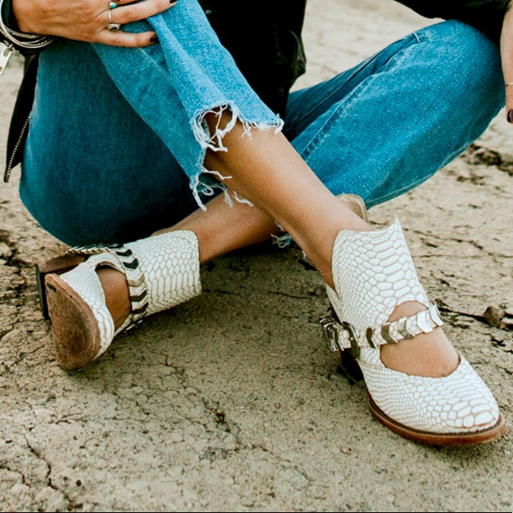 Free Bird Store Blade snakeskin bootie